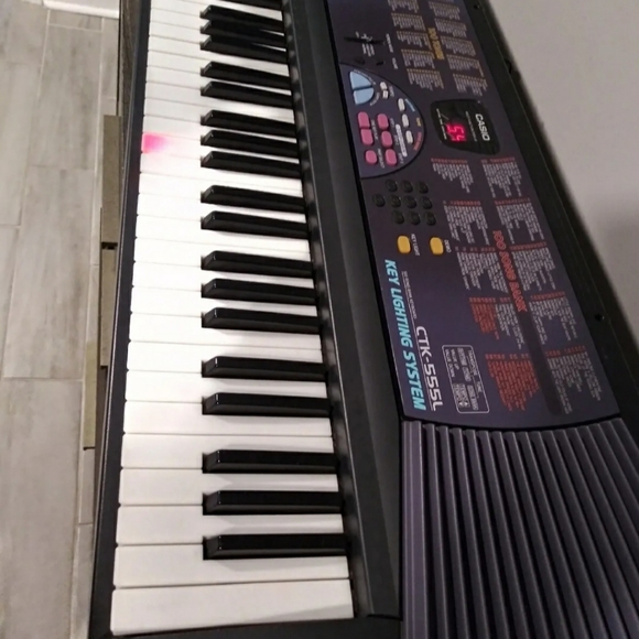 Casio Ctk-555l Key Lighting System 61 Keys Portable PIANO Battery/Direct Power - Picture 4 of 4